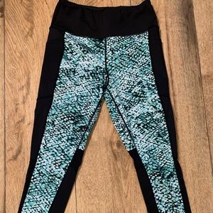 Lularoe cropped workout leggings